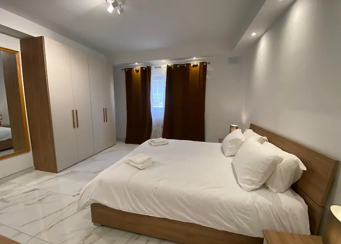 アパート St Julians Close To *