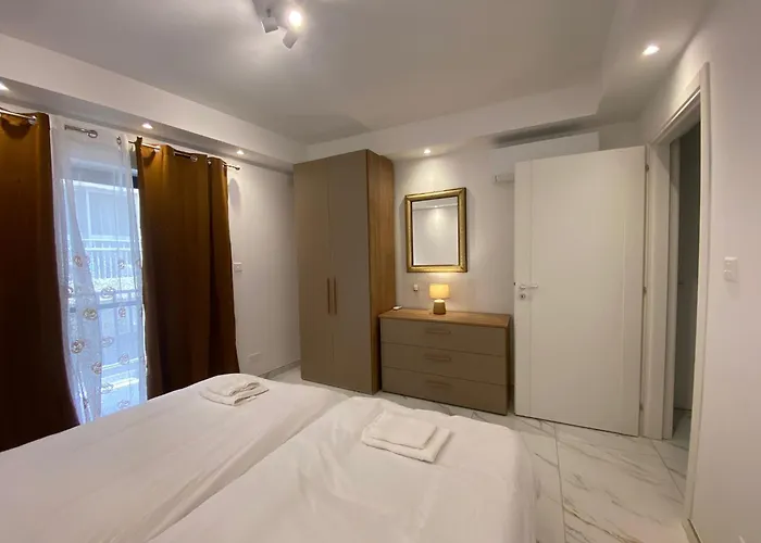 St Julians Close To *