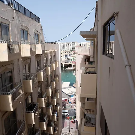 Apartamento St Julians Coastal Escape *