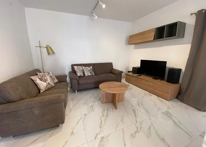 St Julians Close To * Saint Julian's