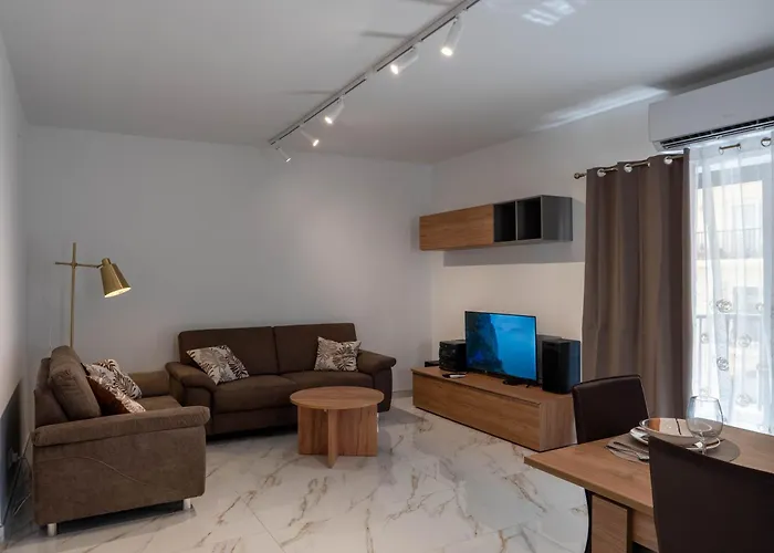 St Julians Close To * Saint Julian's