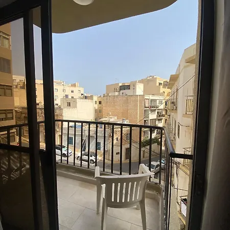 Apartment St Julians Close To